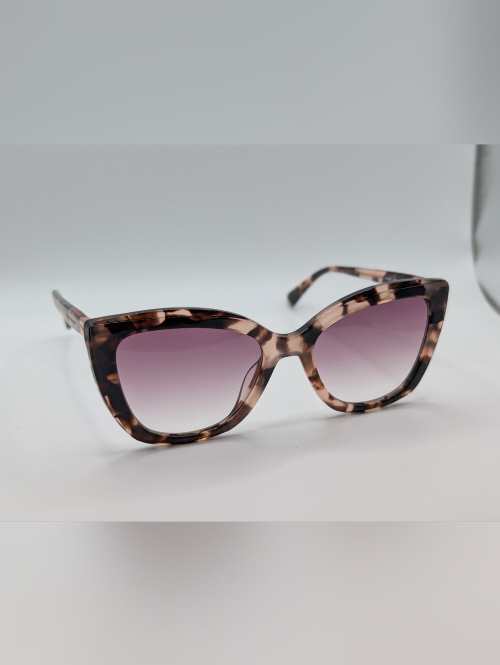 Longchamp LO695S Pink Tortoise Cat Eye Sunglasses NWT Case & Cloth Included